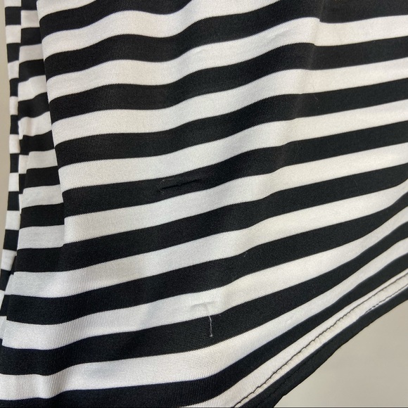 ❗️Striped Embroidered Heart Long Sleeve - Picture 4 of 9